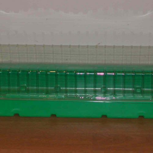 parnik-3-mesta-dnokryshka