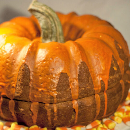 Pumpkin-Chocolate-Cake-with-Frosting